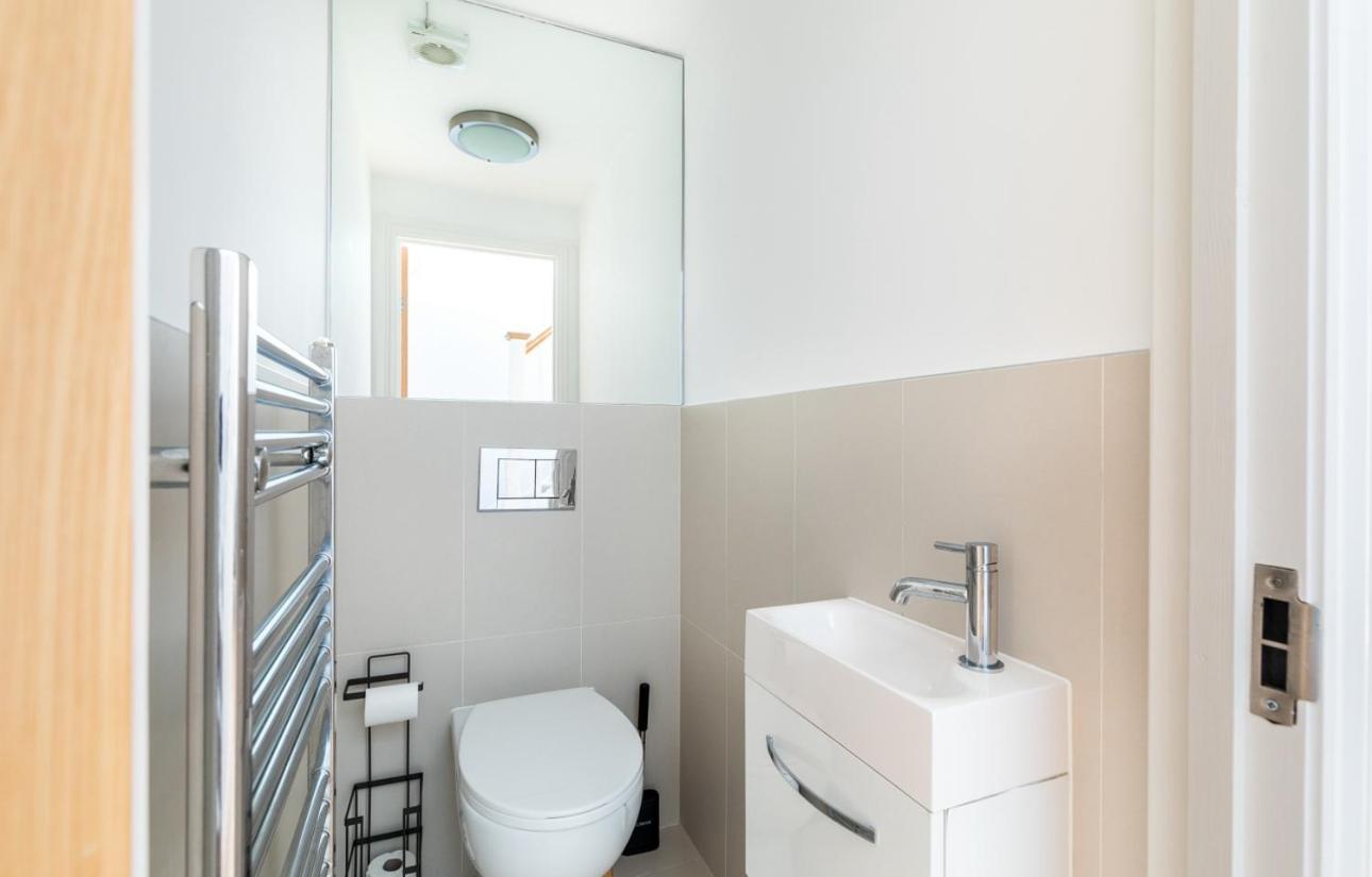 Exceptional 2 Bed Boutique Home In มิลล์ฮิลล์ ภายนอก รูปภาพ