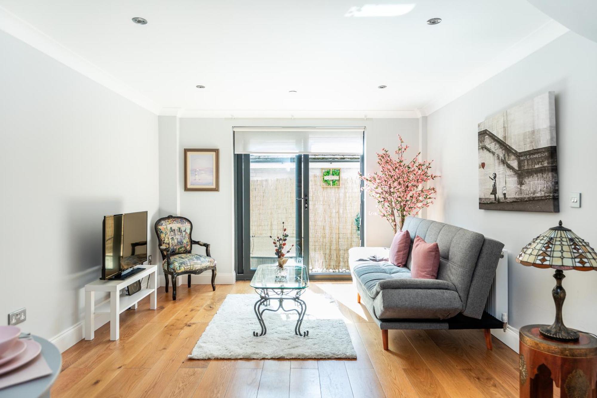 Exceptional 2 Bed Boutique Home In มิลล์ฮิลล์ ภายนอก รูปภาพ
